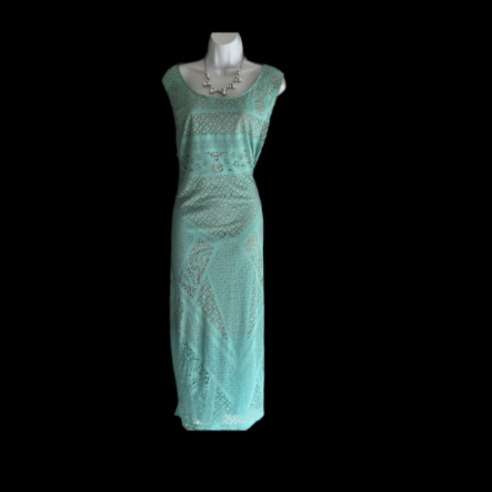 Avenue dress Size 22/24 Sea foam green with lace overlay